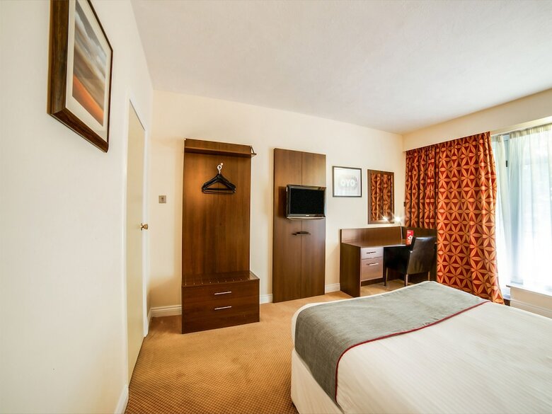 Oyo Flagship The Bridge House Hotel