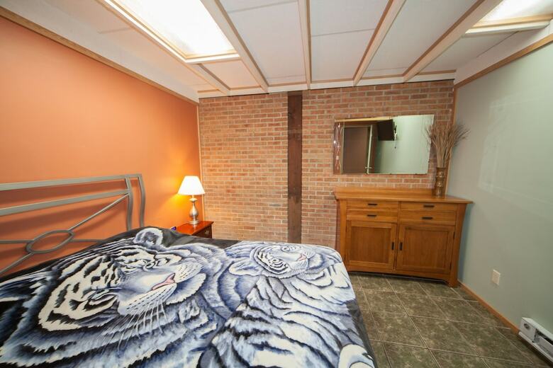 Motel Log Cabin Lodge & Suites