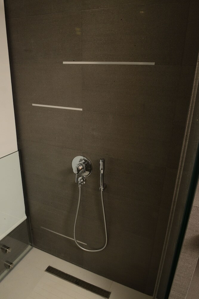 Warwick Stone 55 Hotel