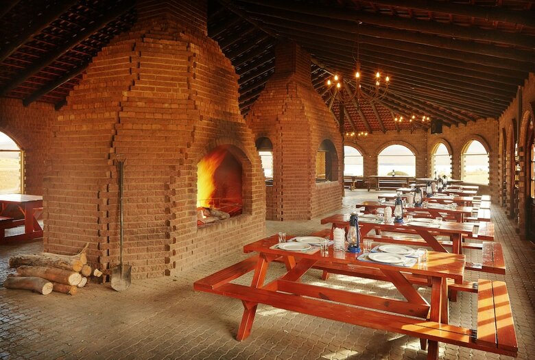 Apartamentos First Group Qwantani