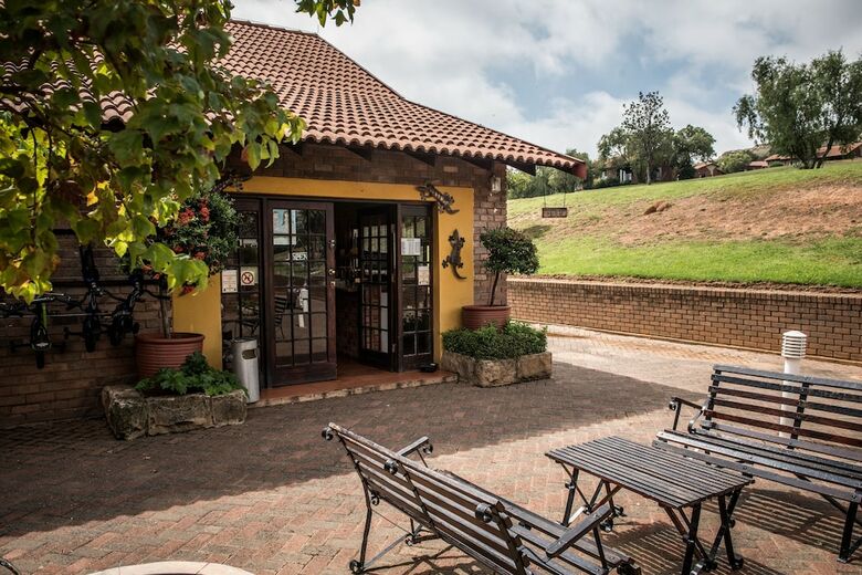 Apartamentos First Group Qwantani