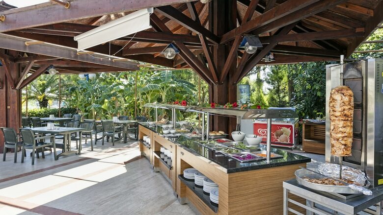 �zkaymak Falez Hotel