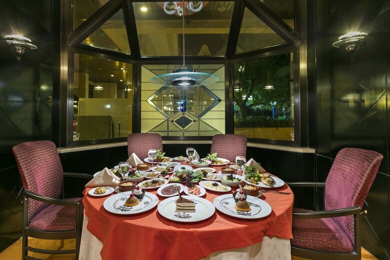 �zkaymak Falez Hotel