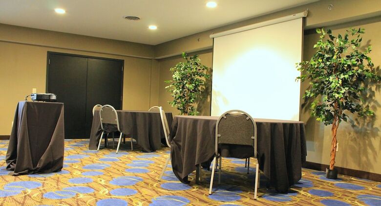 Hotel Wyndham Garden Fort Wayne