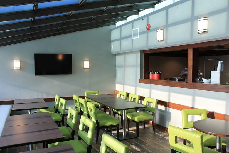 Hotel Wyndham Garden Fort Wayne