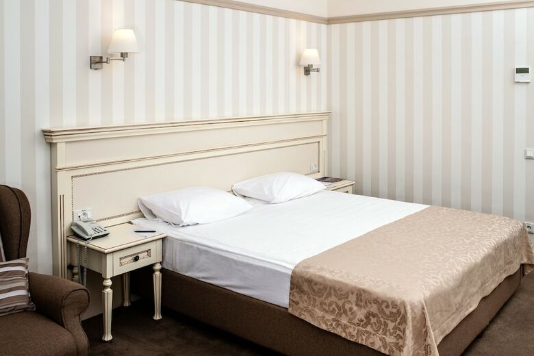 Premier Geneva Hotel