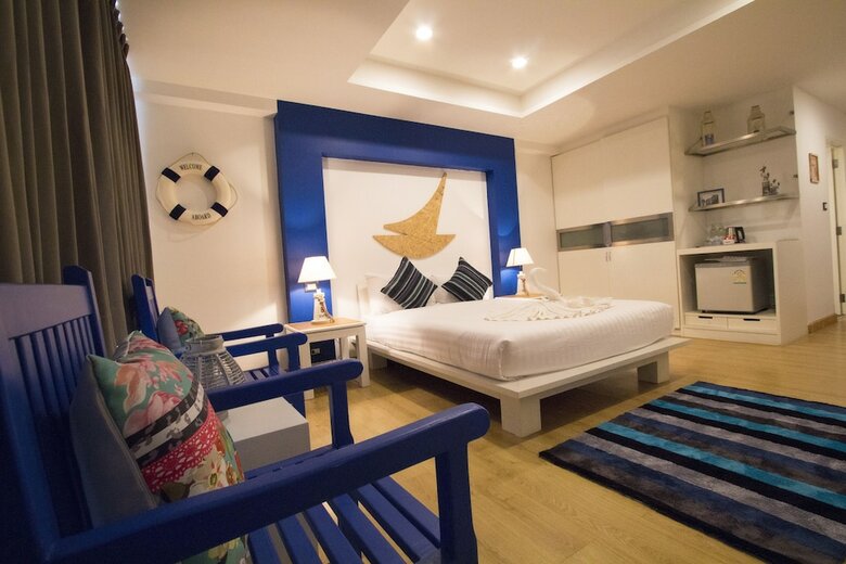 The Blue Pearl Kata Hotel