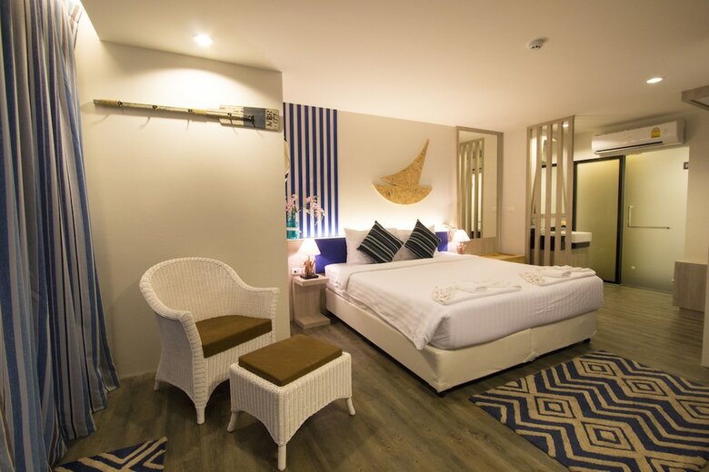 The Blue Pearl Kata Hotel