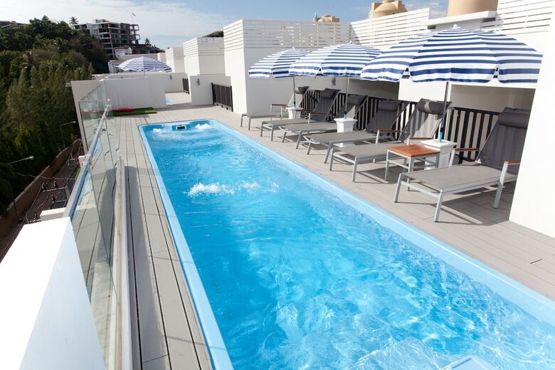 The Blue Pearl Kata Hotel
