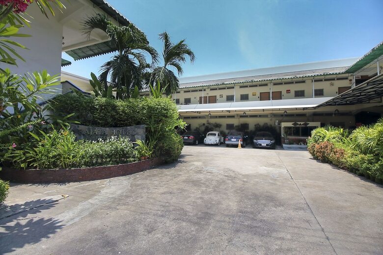 Oyo 905 Rajata Hotel