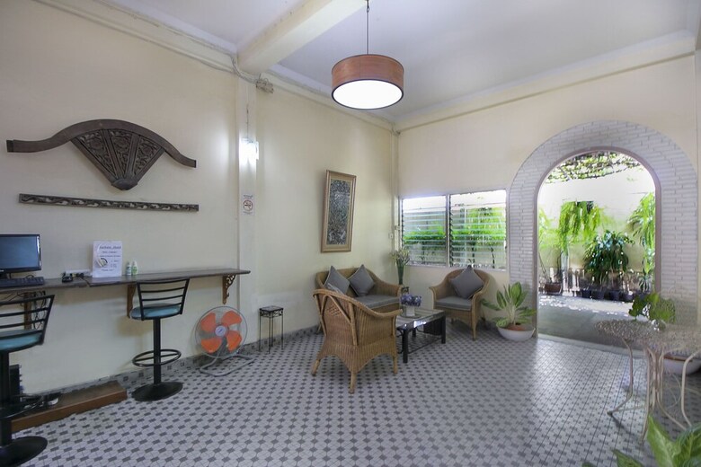 Oyo 905 Rajata Hotel