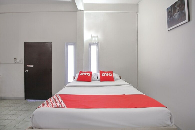 Oyo 905 Rajata Hotel