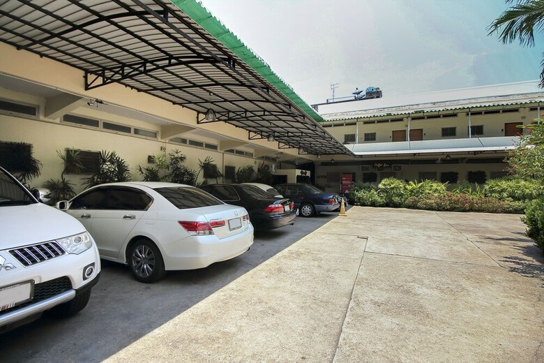Oyo 905 Rajata Hotel