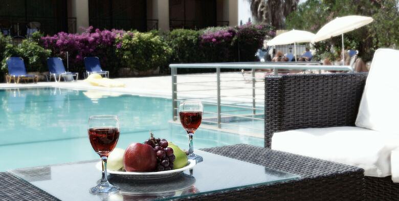 Aparthotel Ipsos Holidays