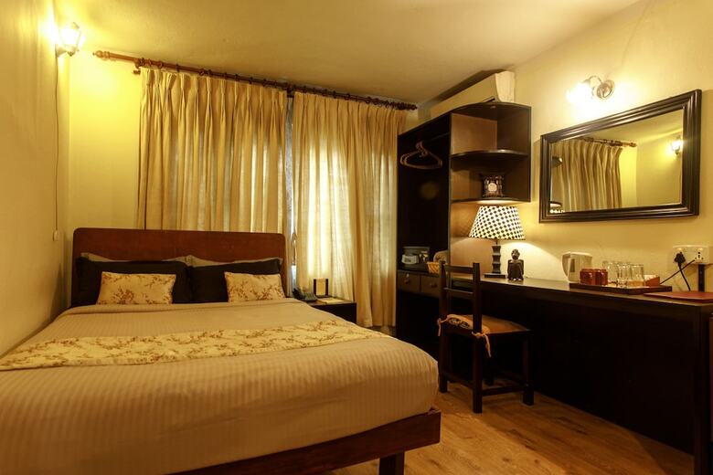 Hotel Ambassador Garden Home