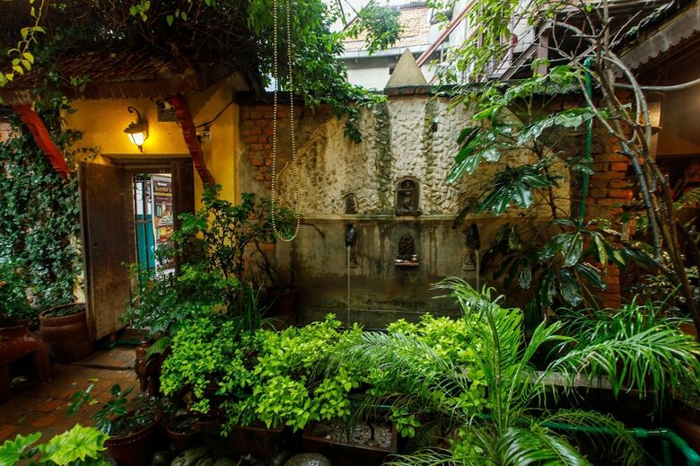 Hotel Ambassador Garden Home