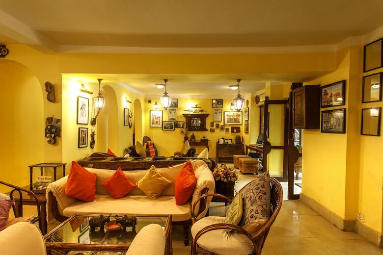 Hotel Ambassador Garden Home