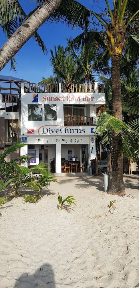 Hotel Divegurus Boracay Beach Resort