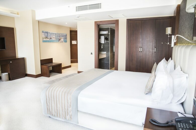Grand Aras Hotel & Suites