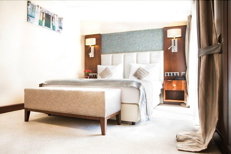 Grand Aras Hotel & Suites
