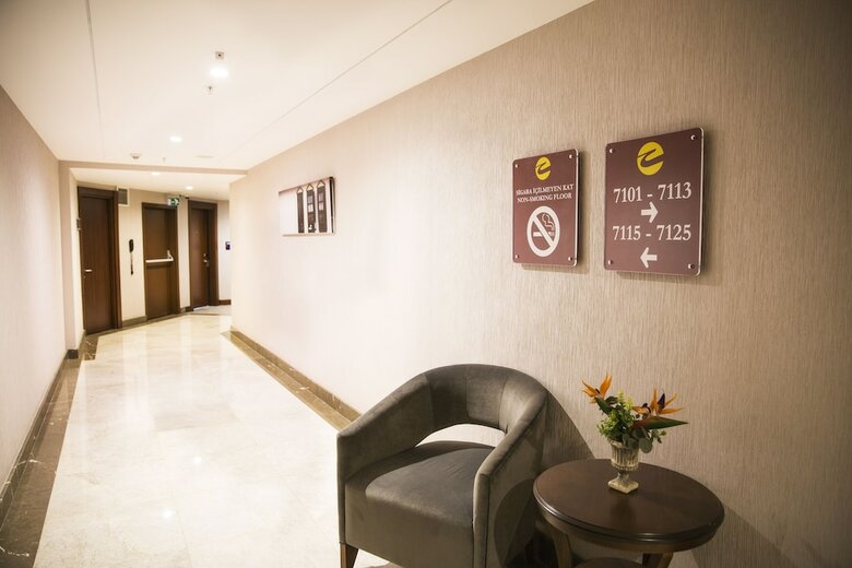 Grand Aras Hotel & Suites