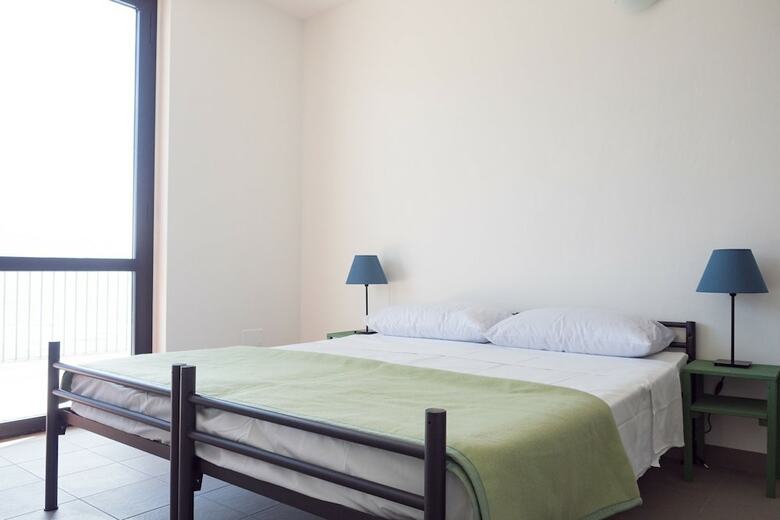 Hostal Lake Como Beach Hostel