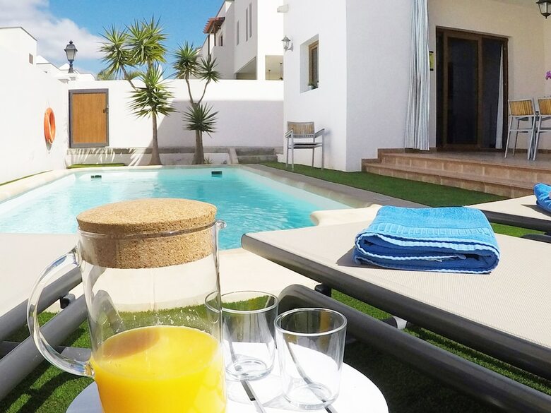 Villas Las Caletas Village
