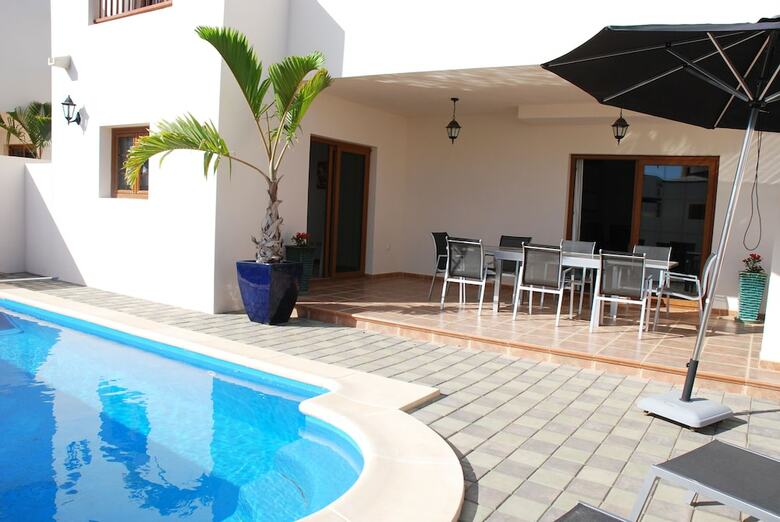 Villas Las Caletas Village
