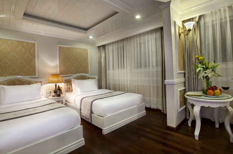 Signature Halong Cruise