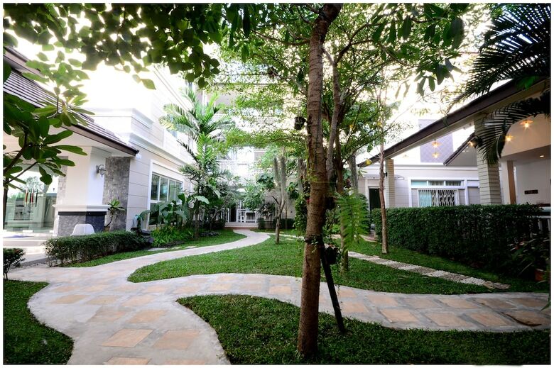 At Residence Suvarnabhumi Hotel