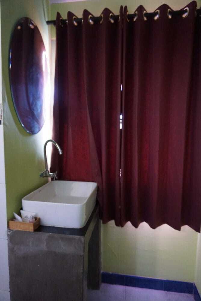 Hotel Manee Guest House