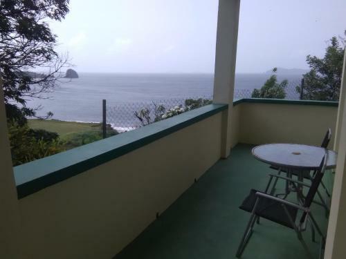 Hostal Crystal Heights Guest House