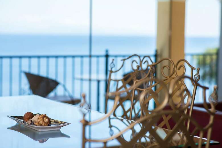 Hotel 9 Muses Sea View Studios - Adults Only