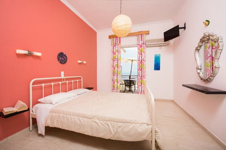Hotel 9 Muses Sea View Studios - Adults Only