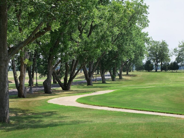 Whispering Woods Hotel & Conference Center