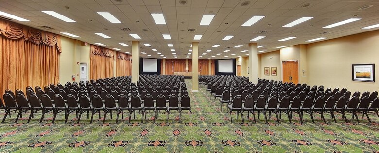 Whispering Woods Hotel & Conference Center