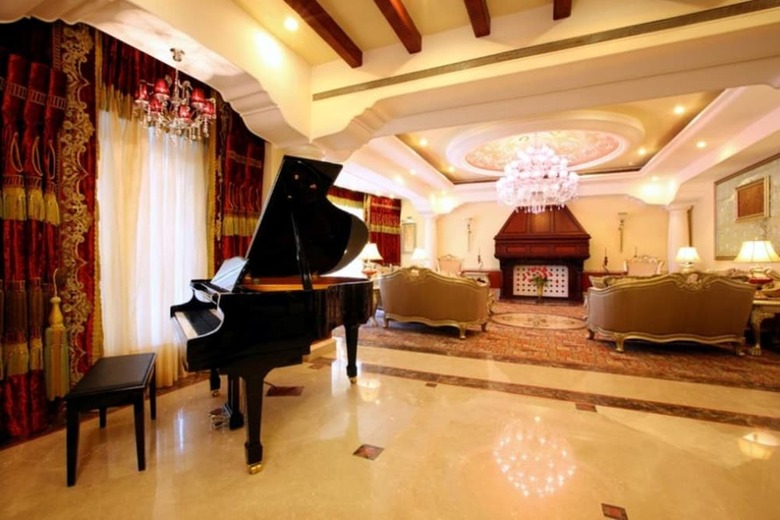 Hotel Tuli International