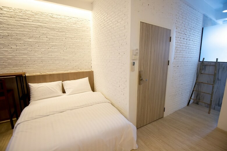 Hostal Glad Bangkok Hostel Bar And Restaurant