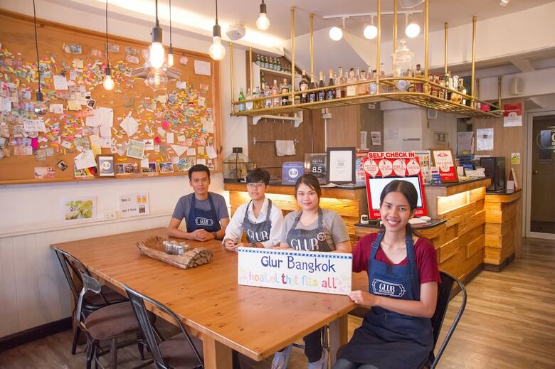 Hostal Glad Bangkok Hostel Bar And Restaurant