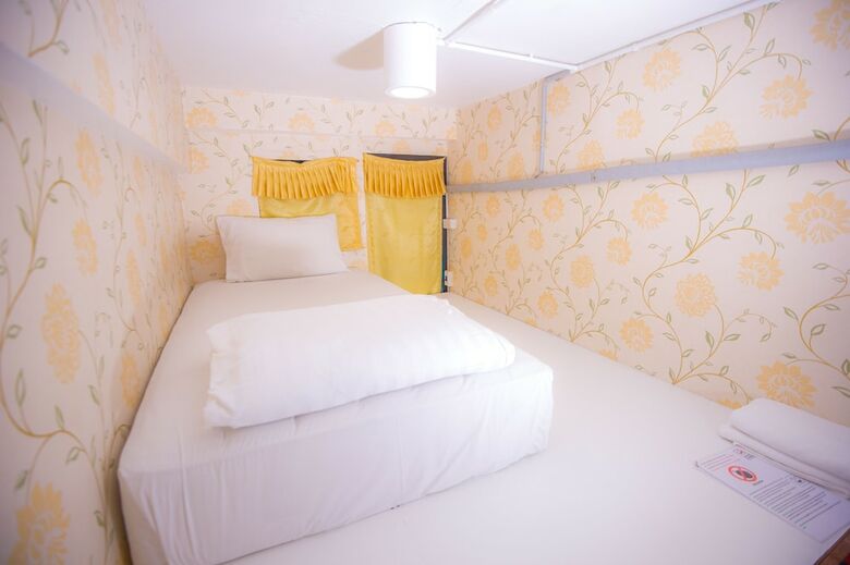 Hostal Glad Bangkok Hostel Bar And Restaurant