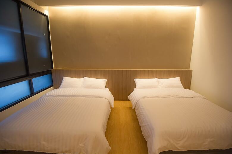 Hostal Glad Bangkok Hostel Bar And Restaurant
