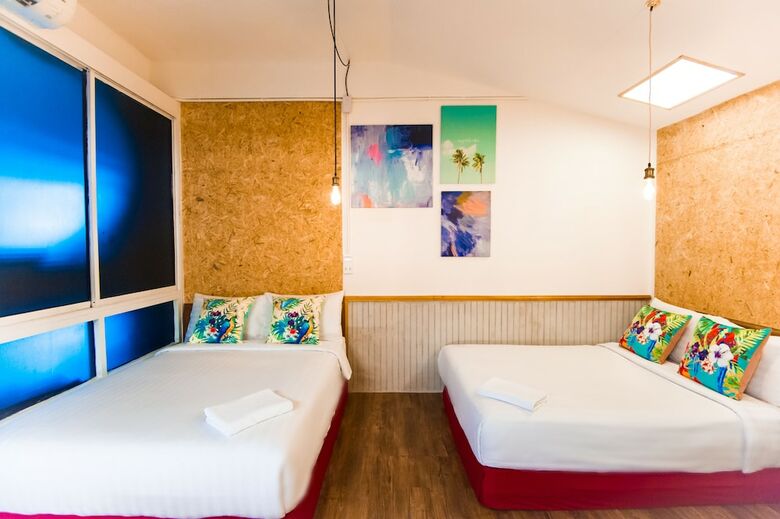 Hostal Glad Bangkok Hostel Bar And Restaurant