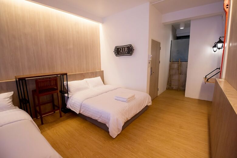 Hostal Glad Bangkok Hostel Bar And Restaurant