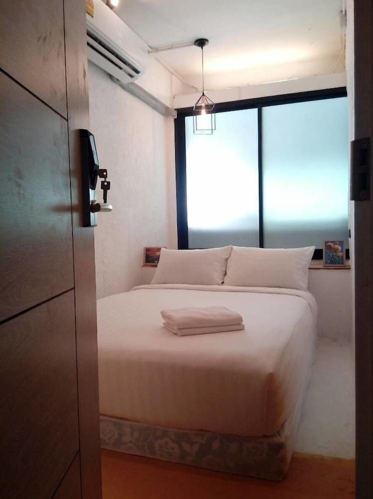 Hostal Glad Bangkok Hostel Bar And Restaurant