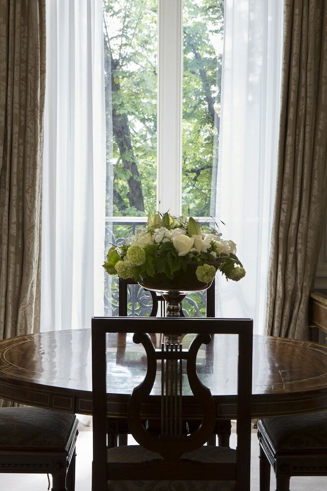 La Reserve Paris Hotel And Spa