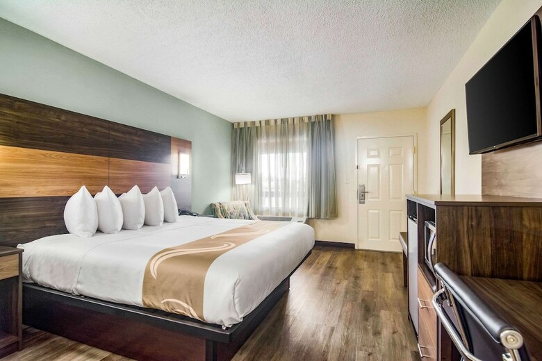 Hotel Quality Inn & Suites