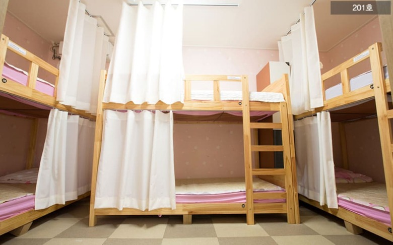 Hostal With Guesthouse