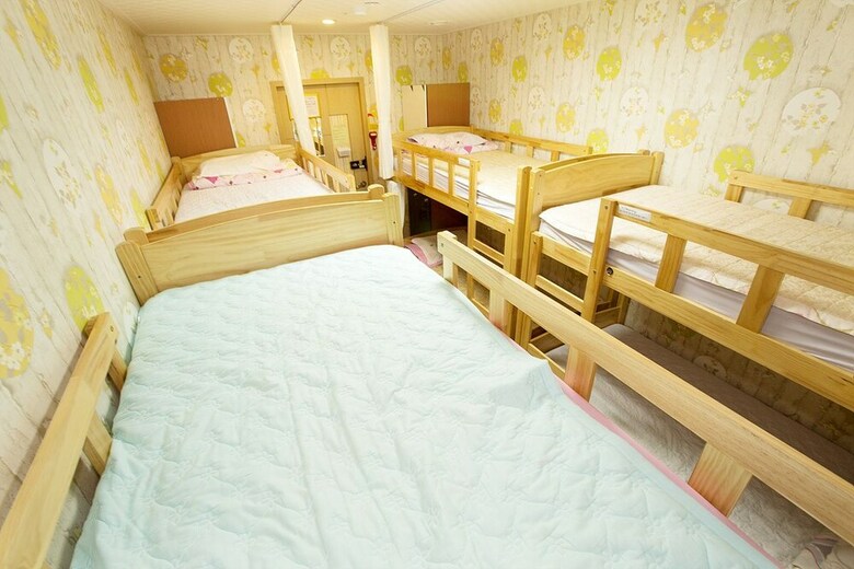 Hostal With Guesthouse