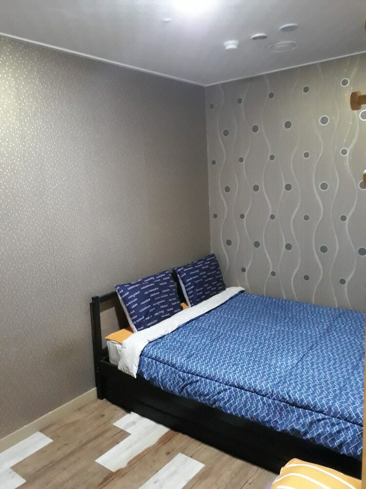 Hostal With Guesthouse