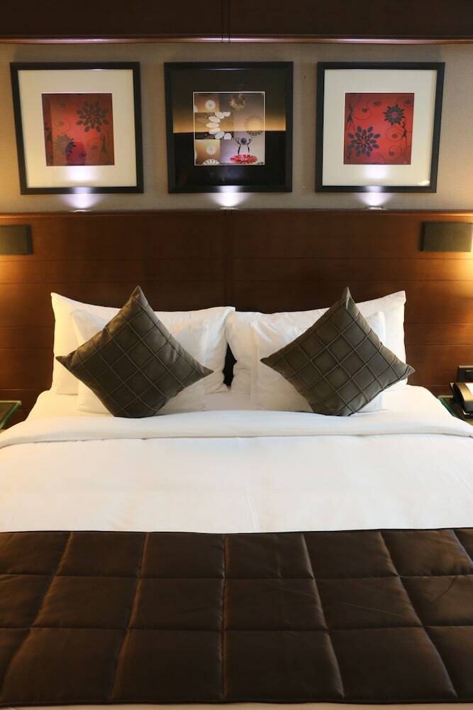 Hotel Radisson Blu Atria Bengaluru